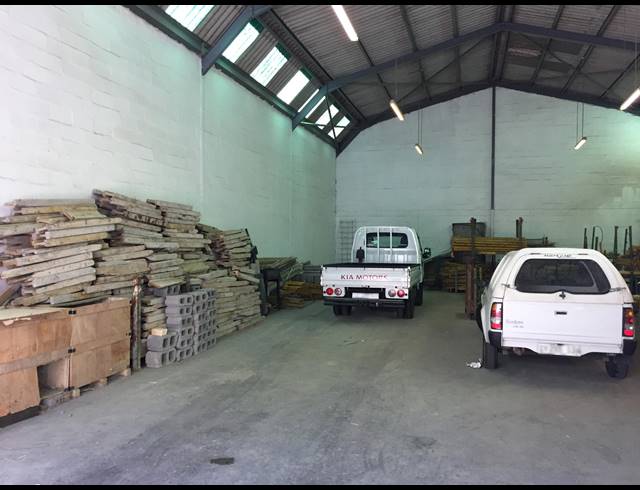 250M² FACTORY TO LET IN PAROW EAST